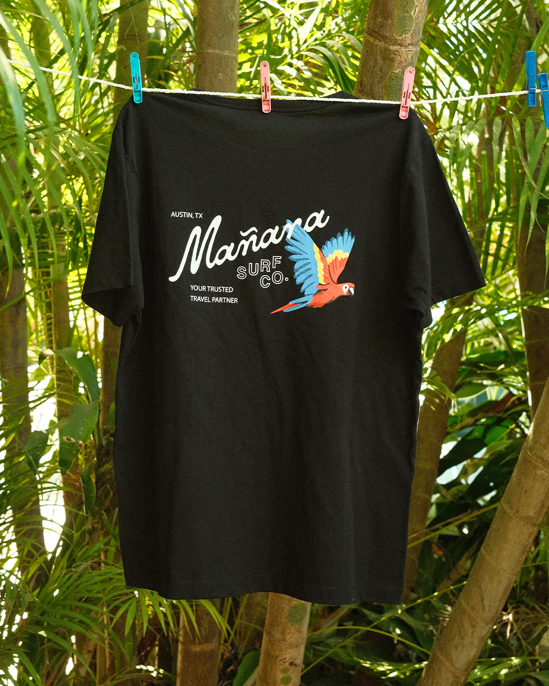 Mañana Macaw Tee - Black - Image 6